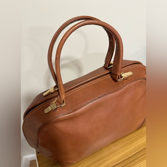 LISETTE Tan Leather Shoulder Bag - Picture 3 of 6